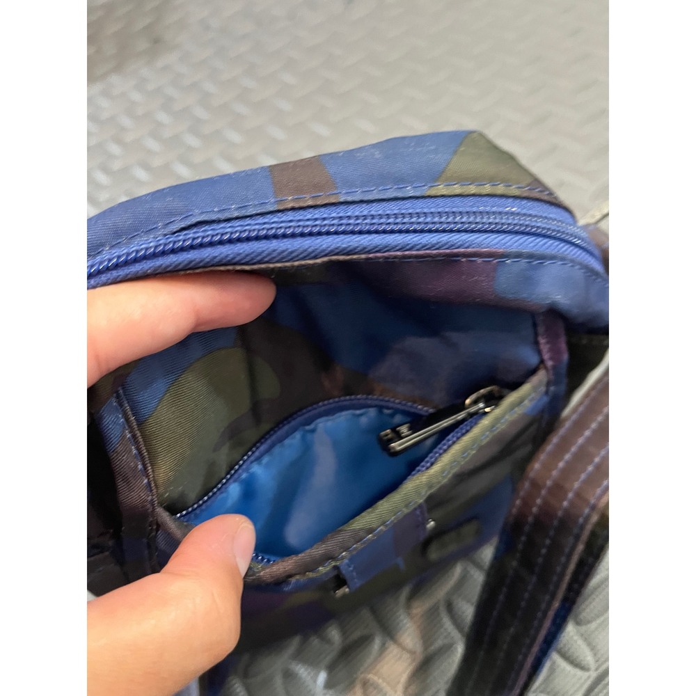 Lug Infinity Can Can Cross Body Bag Small Convertible Camo Travel Outdoor‎ - Picture 10 of 14